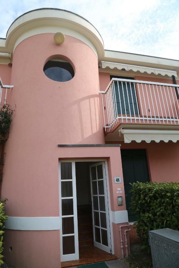 Appartamento Seaside Terrace & Pool Getaway Cavallino-Treporti Esterno foto